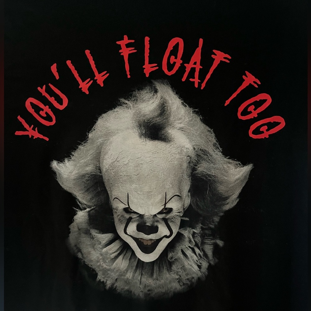 IT Halloween “You’ll Float Too” men’s graphic tee size XL NWT!